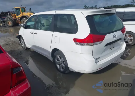 2012 Toyota Sienna Base V6 7 Passenger z USA, uszkodzony, nr VIN 5TDZK3DC8CS180806